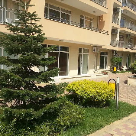 Kamelia Garden Studio Nova Apartment *