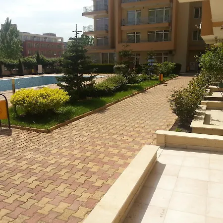 Apartment Kamelia Garden Studio Nova