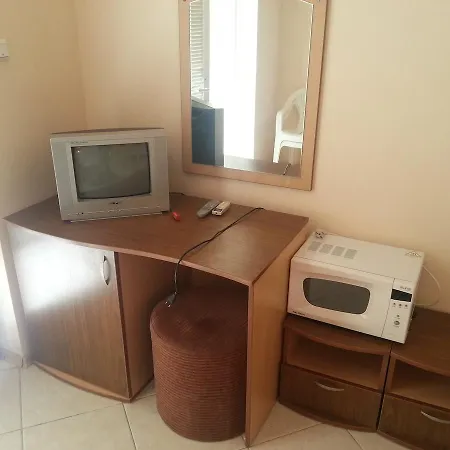 Kamelia Garden Studio Nova *